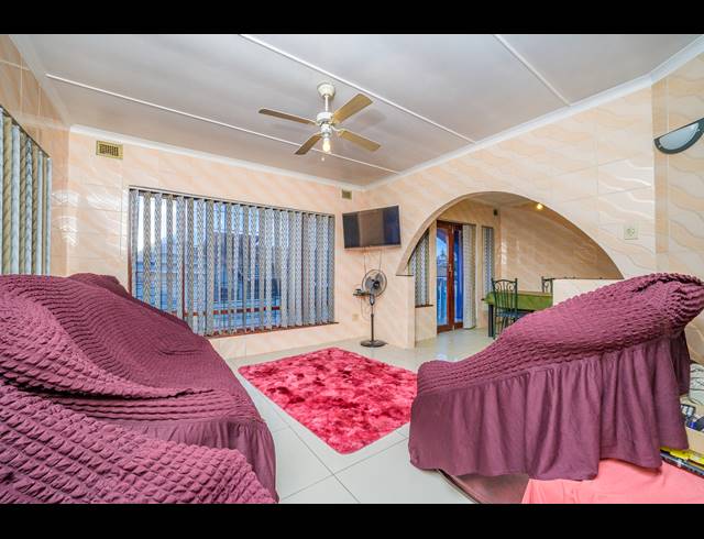 5 BEDROOM HOUSE FOR SALE IN RESERVOIR HILLS
